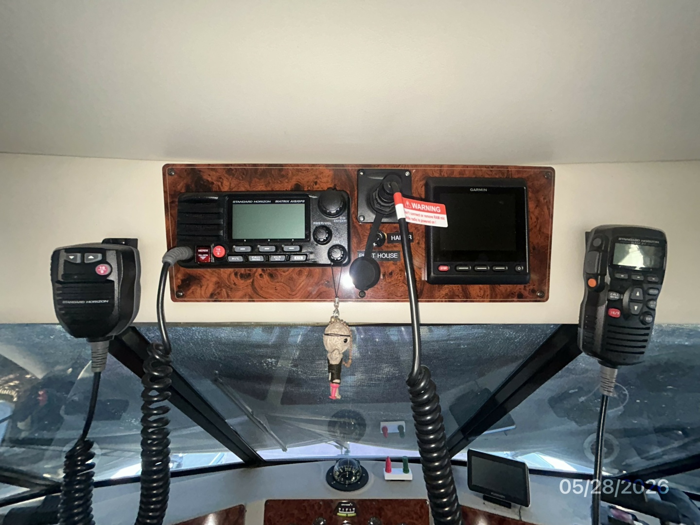 Bayliner-4788 1998-Camelot Old Saybrook-Connecticut-United States-47 Bayliner pilothouse helm electronics-6300412 | Thumbnail