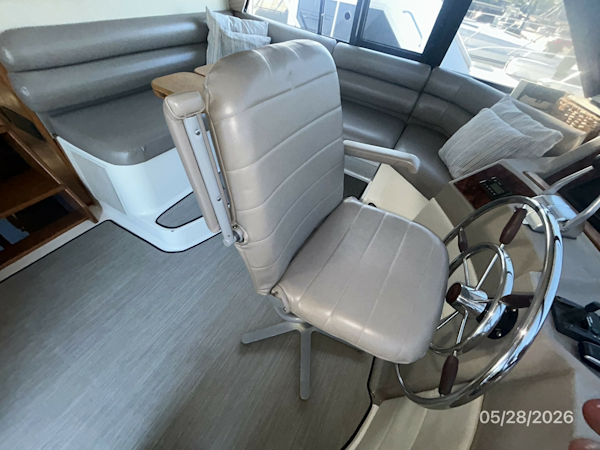 Bayliner-4788 1998-Camelot Old Saybrook-Connecticut-United States-47 Bayliner pilothouse helmseat-6300415