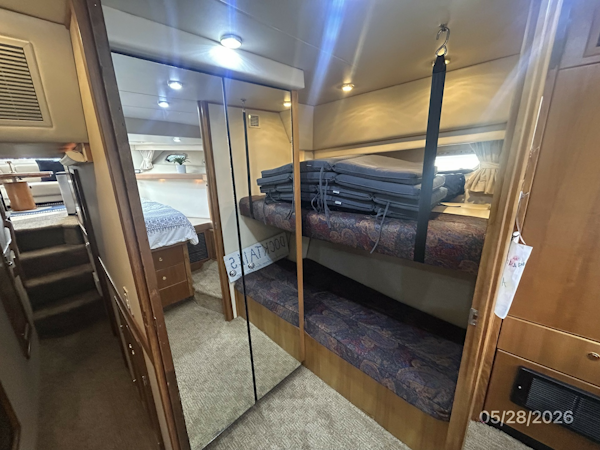 Bayliner-4788 1998-Camelot Old Saybrook-Connecticut-United States-47 Bayliner port forward guest stateroom-6300443