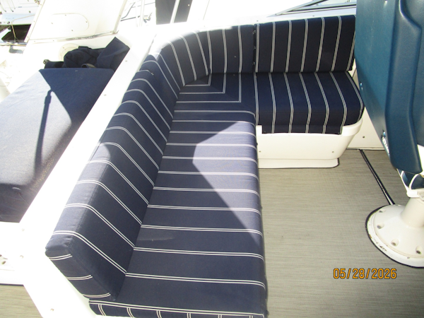 Bayliner-4788 1998-Camelot Old Saybrook-Connecticut-United States-47 Bayliner flybridge port seating-6300384