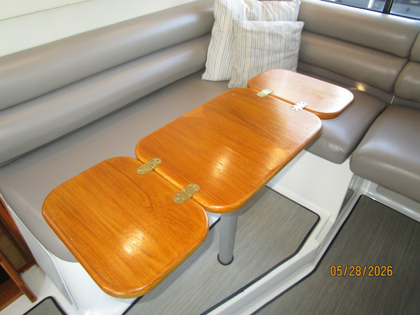 Bayliner-4788 1998-Camelot Old Saybrook-Connecticut-United States-47 Bayliner pilothouse table-6300432