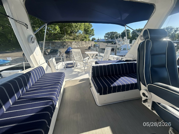 Bayliner-4788 1998-Camelot Old Saybrook-Connecticut-United States-47 Bayliner flybridge aft-6300375