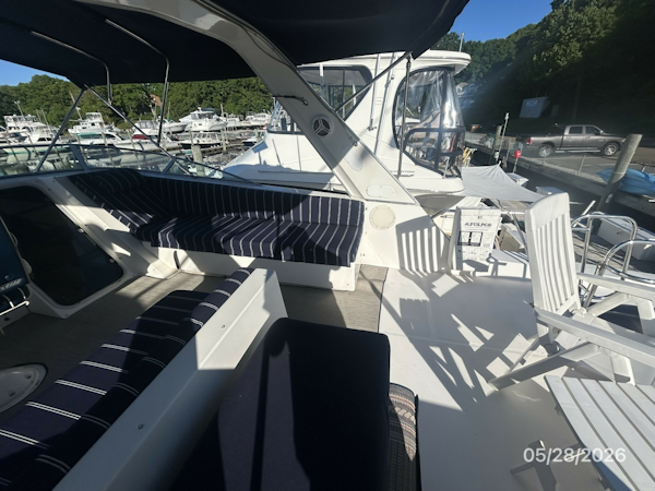 Bayliner-4788 1998-Camelot Old Saybrook-Connecticut-United States-47 Bayliner flybridge starboard-6300385