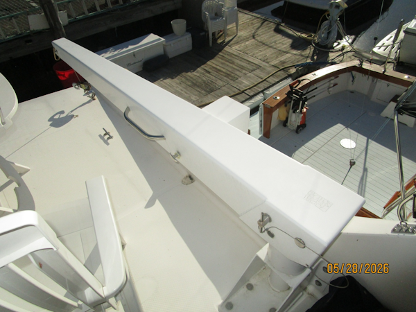Bayliner-4788 1998-Camelot Old Saybrook-Connecticut-United States-47 Bayliner tender davit-6300475
