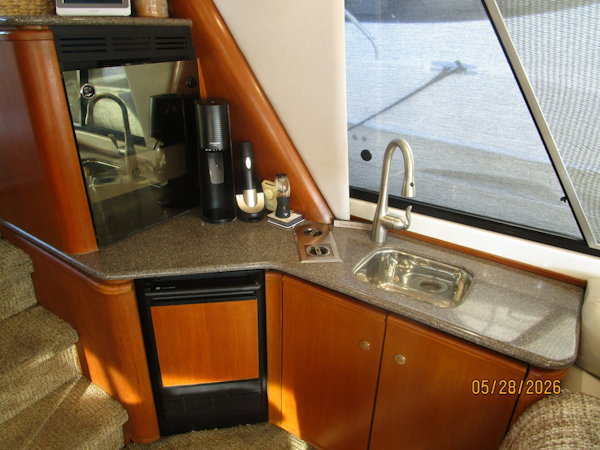 Bayliner-4788 1998-Camelot Old Saybrook-Connecticut-United States-47 Bayliner salon starboard forward-6300465