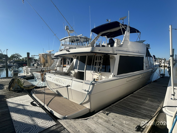 Bayliner-4788 1998-Camelot Old Saybrook-Connecticut-United States-47 Bayliner starboard aft profile-6300468