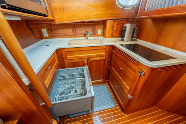Hinckley-Talaria 48 2012-CONCERTO IN SEA Portsmouth-Rhode Island-United States-Dishwasher-5853108