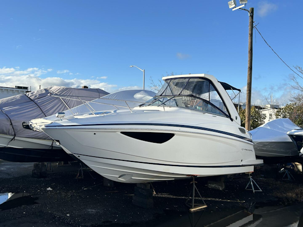 Regal-28 Express 2017 -Norwalk-Connecticut-United States-5854292