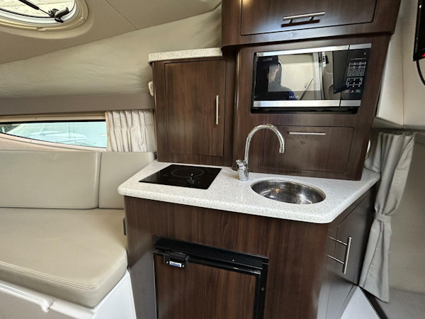 Regal-28 Express 2017 -Norwalk-Connecticut-United States-5854288