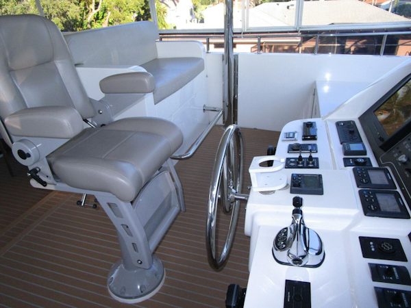 Hargrave-FB with Hardtop 2016-SEASEID Fort Lauderdale-Florida-United States-Flybridge Helm-5861760