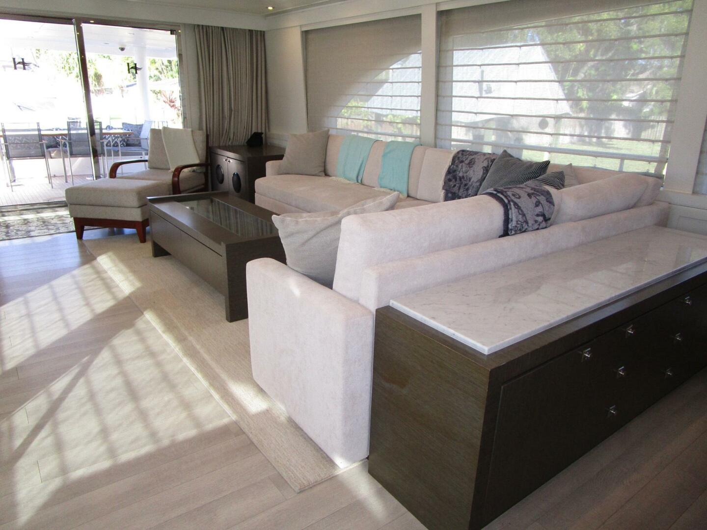 Hargrave-FB with Hardtop 2016-SEASEID Fort Lauderdale-Florida-United States-Salon Looking Aft To Port-5861708 | Thumbnail