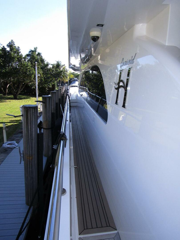 Hargrave-FB with Hardtop 2016-SEASEID Fort Lauderdale-Florida-United States-Walk Around Side Decks-5861743