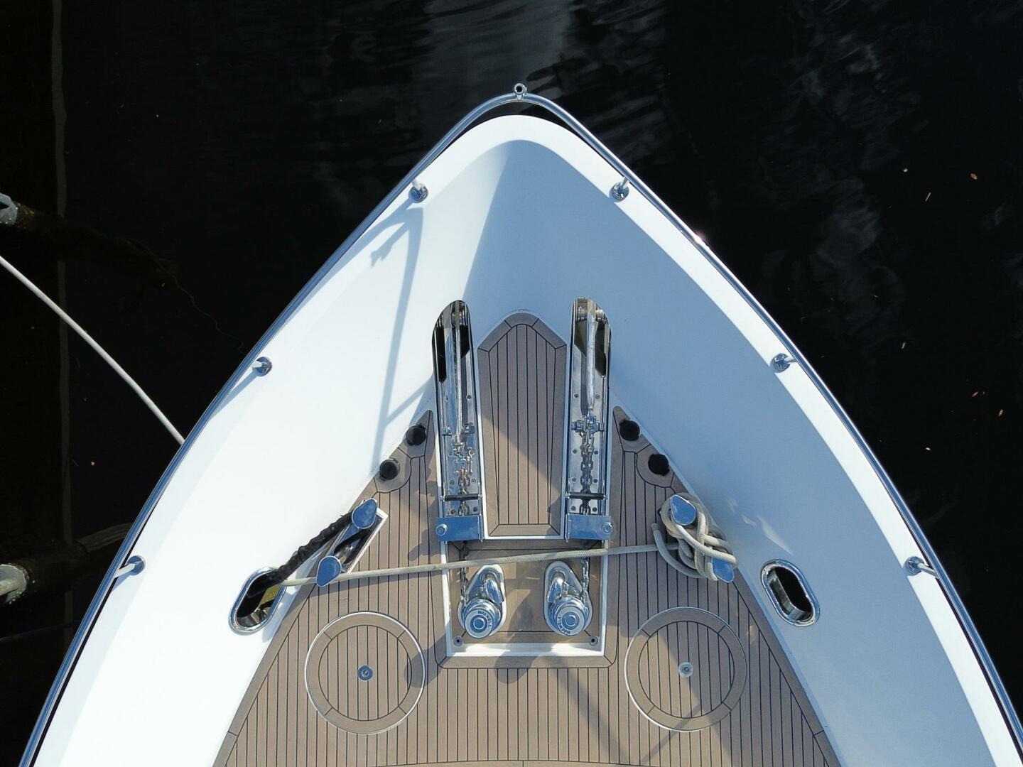 Hargrave-FB with Hardtop 2016-SEASEID Fort Lauderdale-Florida-United States-Windlass Detail-5865464 | Thumbnail