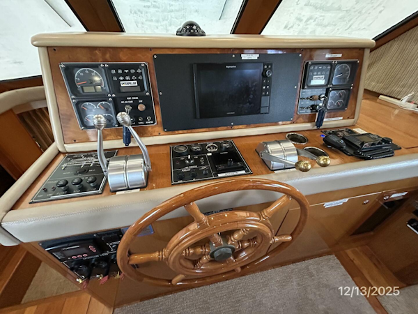 Jefferson-Marquessa 2000-Perfect Fit Houma-Louisiana-United States-60 Jefferson pilothouse helm3-5856665