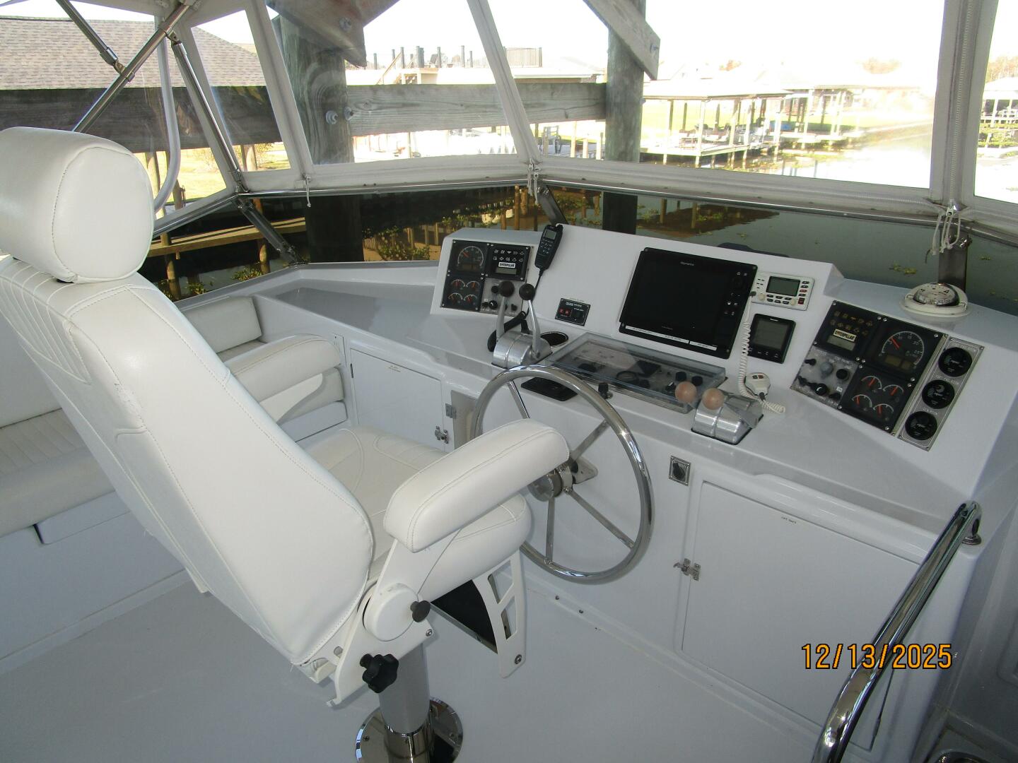 Jefferson-Marquessa 2000-Perfect Fit Houma-Louisiana-United States-60 Jefferson flybridge helm1-5856610 | Thumbnail