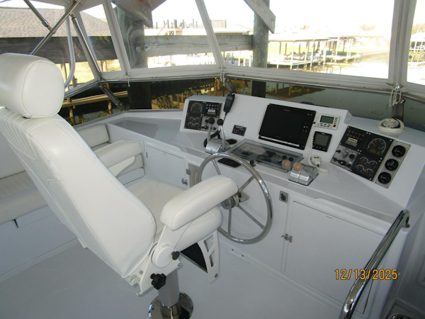 Jefferson-Marquessa 2000-Perfect Fit Houma-Louisiana-United States-60 Jefferson flybridge helm1-5856610