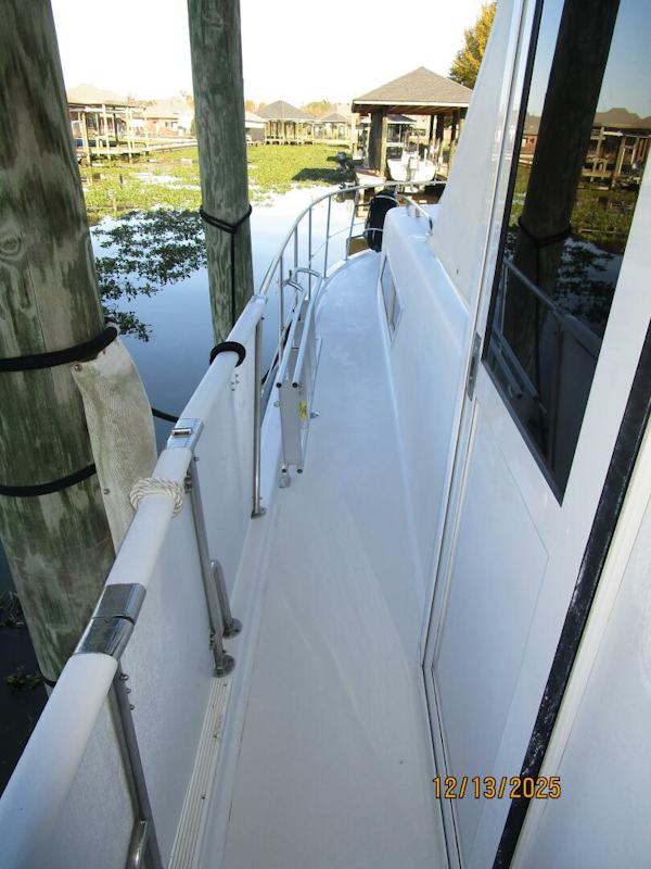 Jefferson-Marquessa 2000-Perfect Fit Houma-Louisiana-United States-60 Jefferson port side deck1-5856679