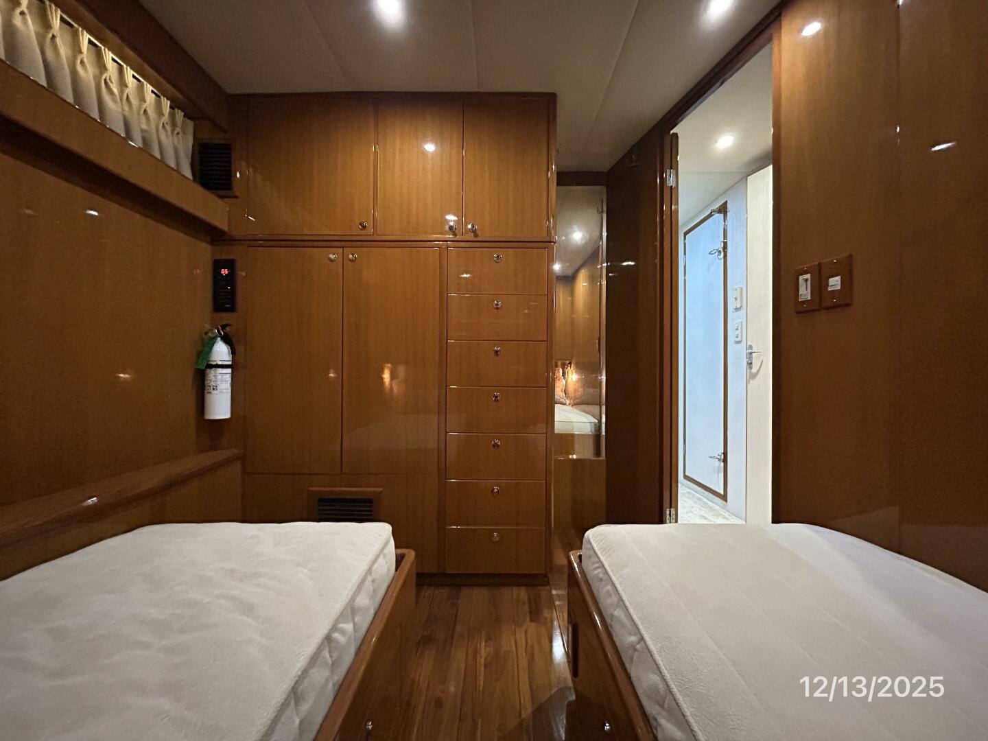 Jefferson-Marquessa 2000-Perfect Fit Houma-Louisiana-United States-60 Jefferson starboard guest stateroom aft-5856698 | Thumbnail