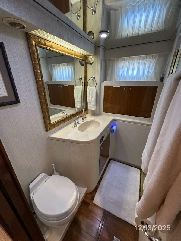 Jefferson-Marquessa 2000-Perfect Fit Houma-Louisiana-United States-60 Jefferson port guest head-5856673