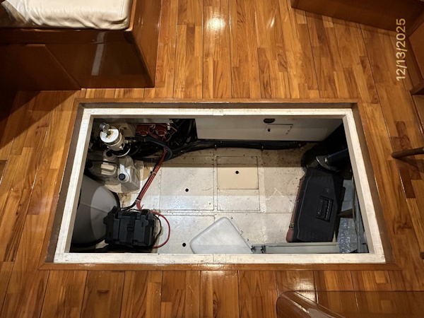 Jefferson-Marquessa 2000-Perfect Fit Houma-Louisiana-United States-60 Jefferson generator room access-5856633