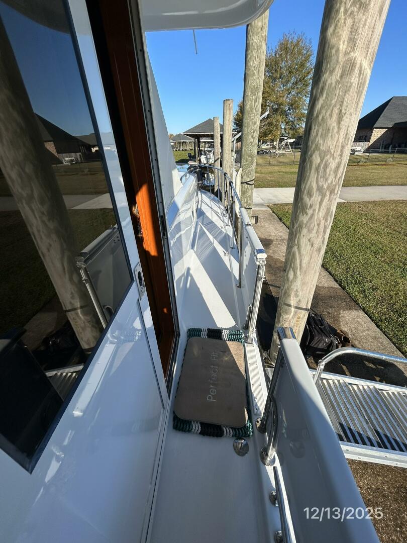 Jefferson-Marquessa 2000-Perfect Fit Houma-Louisiana-United States-60 Jefferson starboard side deck1-5856704 | Thumbnail
