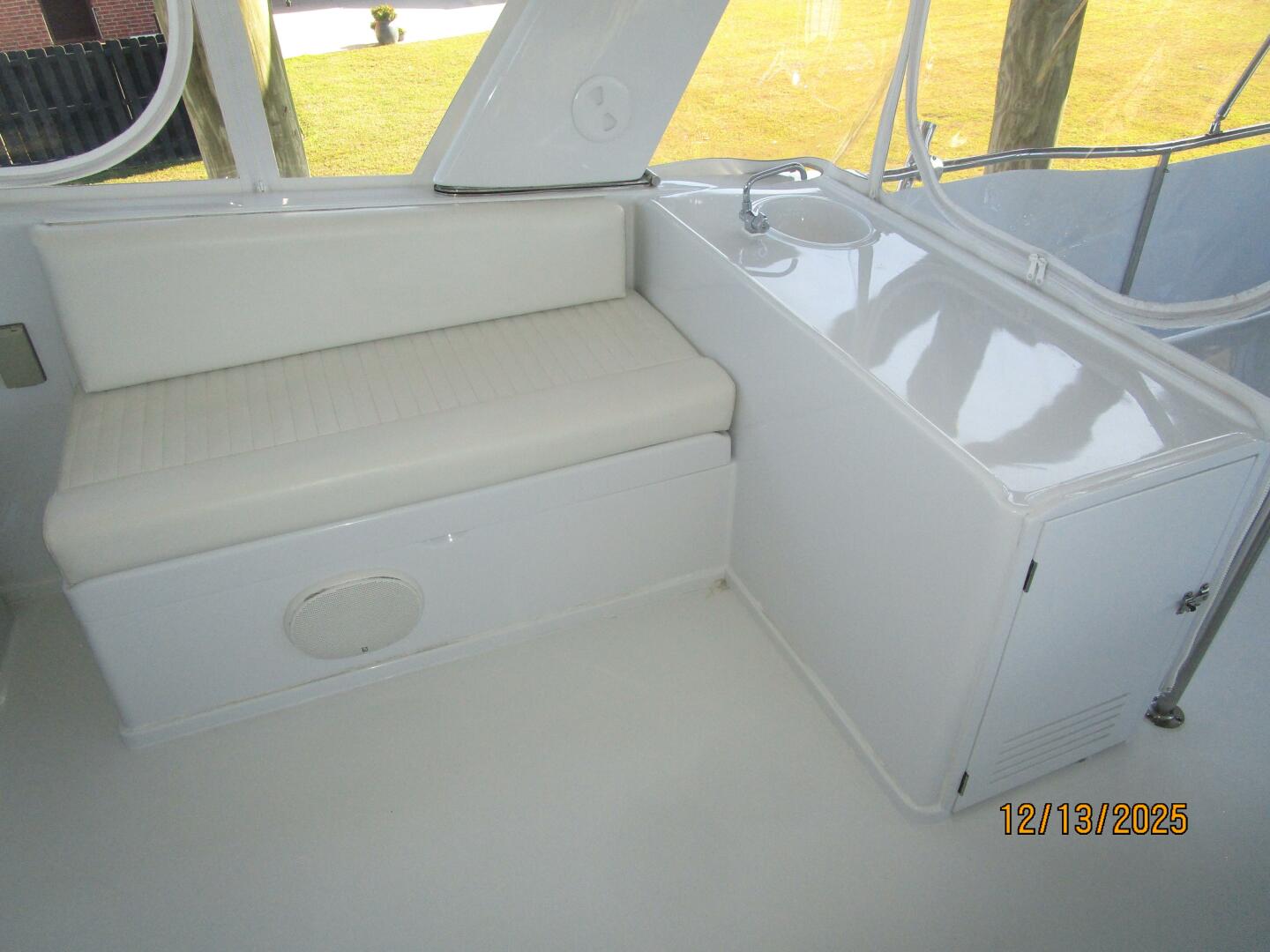 Jefferson-Marquessa 2000-Perfect Fit Houma-Louisiana-United States-60 Jefferson flybridge starboard seating-5856617 | Thumbnail