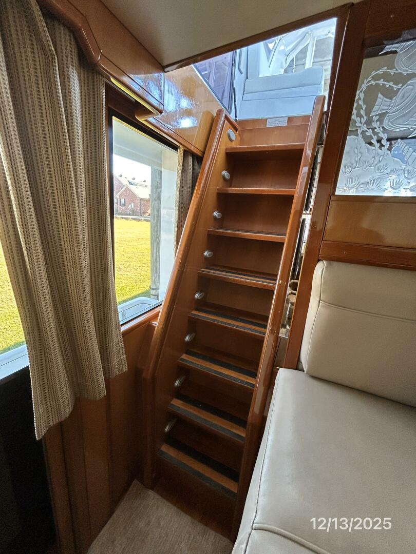 Jefferson-Marquessa 2000-Perfect Fit Houma-Louisiana-United States-60 Jefferson pilothouse-flybridge stairs-5856669 | Thumbnail