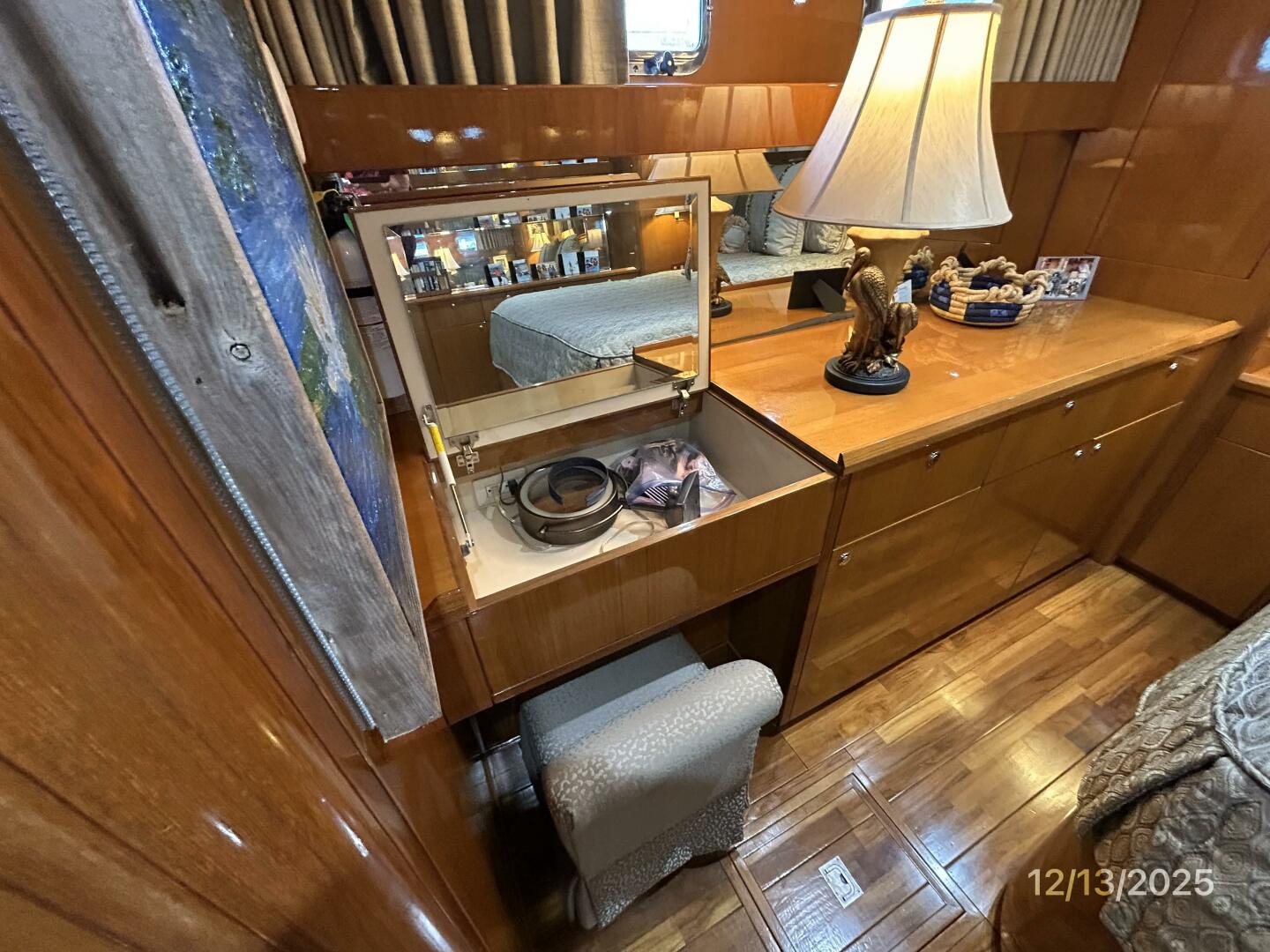 Jefferson-Marquessa 2000-Perfect Fit Houma-Louisiana-United States-60 Jefferson master stateroom desk-vanity-5856641 | Thumbnail