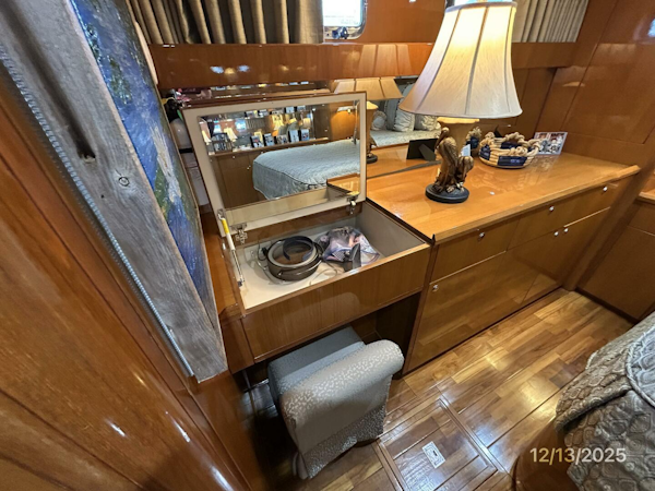 Jefferson-Marquessa 2000-Perfect Fit Houma-Louisiana-United States-60 Jefferson master stateroom desk-vanity-5856641