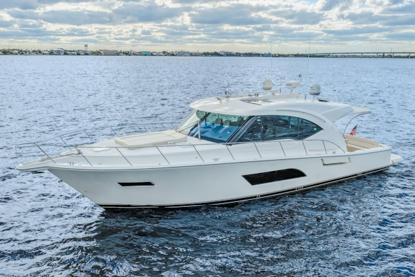 Riviera-565 SUV 2015-Escape Pod Stuart -Florida-United States-5856778