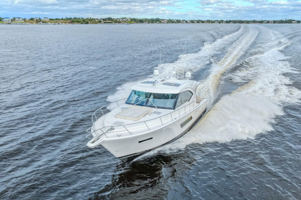 Riviera-565 SUV 2015-Escape Pod Stuart -Florida-United States-5856793