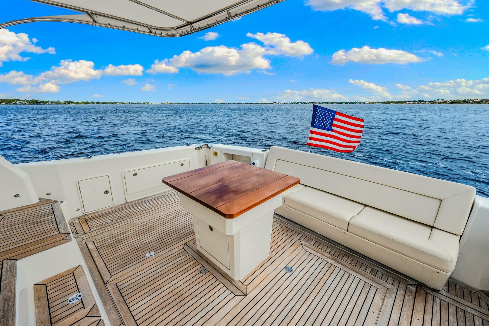 Riviera-565 SUV 2015-Escape Pod Stuart -Florida-United States-5856823 | Thumbnail