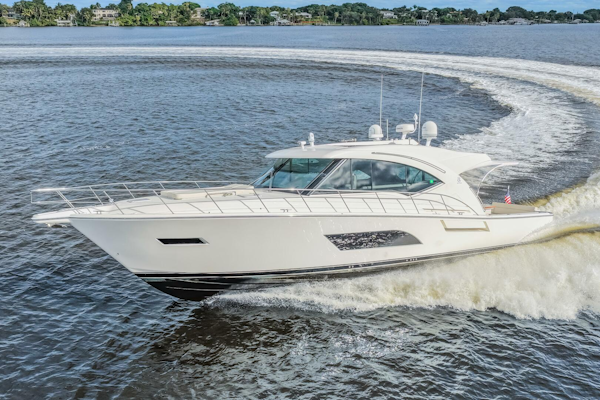 Riviera-565 SUV 2015-Escape Pod Stuart -Florida-United States-5856789