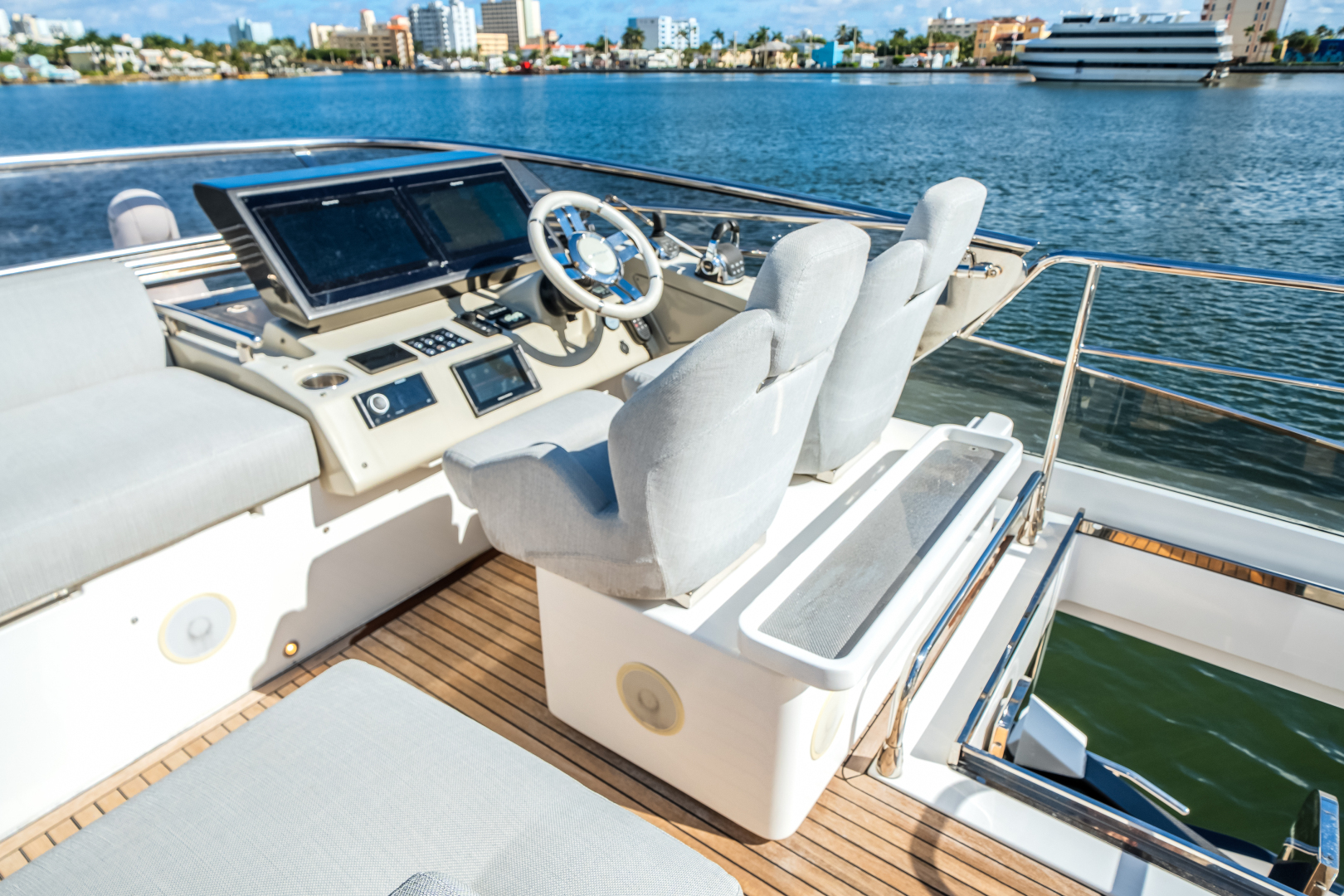 Azimut-S7 2022 -Pompano Beach-Florida-United States-5857261 | Thumbnail