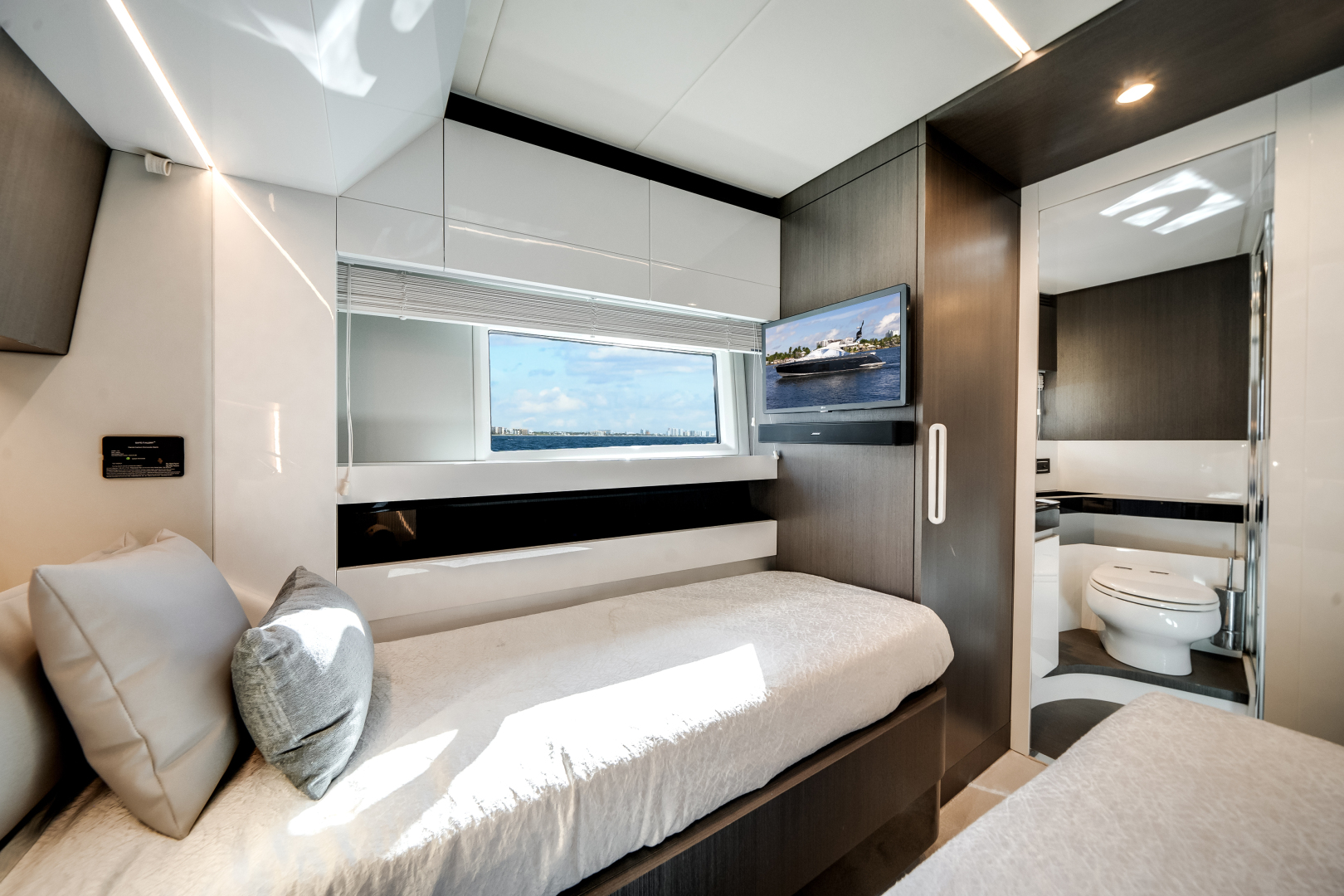 Azimut-S7 2022 -Pompano Beach-Florida-United States-5857222 | Thumbnail