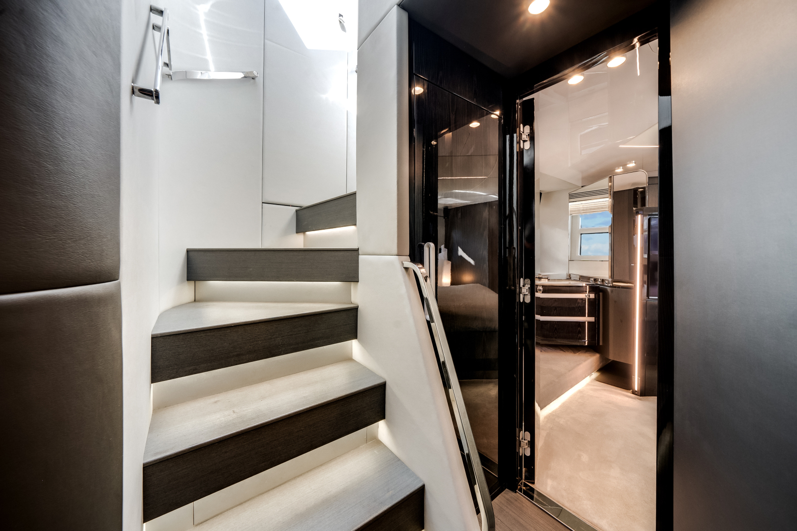 Azimut-S7 2022 -Pompano Beach-Florida-United States-5857225 | Thumbnail