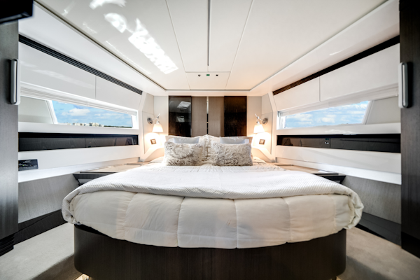 Azimut-S7 2022 -Pompano Beach-Florida-United States-5857214