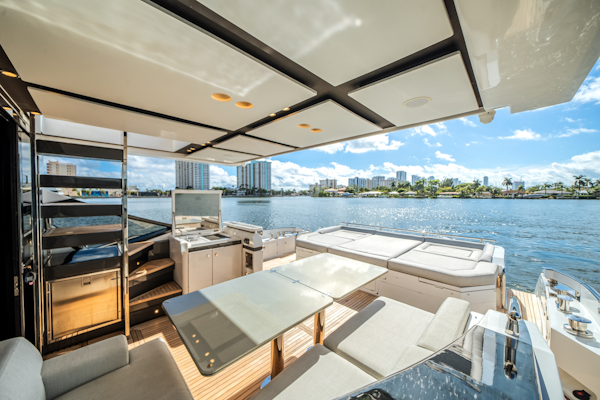 Azimut-S7 2022 -Pompano Beach-Florida-United States-5857260