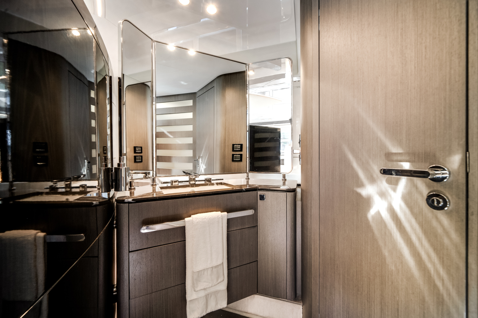 Azimut-S7 2022 -Pompano Beach-Florida-United States-5857230 | Thumbnail