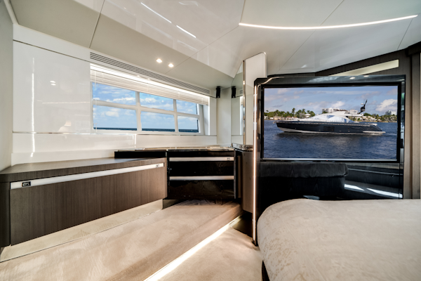 Azimut-S7 2022 -Pompano Beach-Florida-United States-5857227