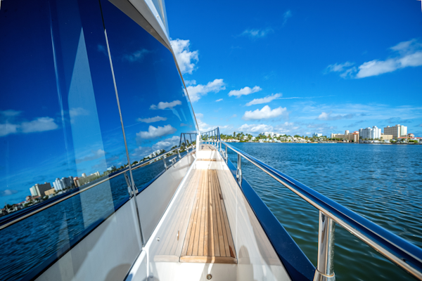 Azimut-S7 2022 -Pompano Beach-Florida-United States-5857258