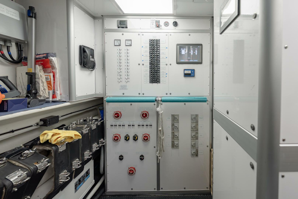 Westport-Raised Pilothouse 2018-SERENITY Port Washington-New York-United States-Control Room-5877610