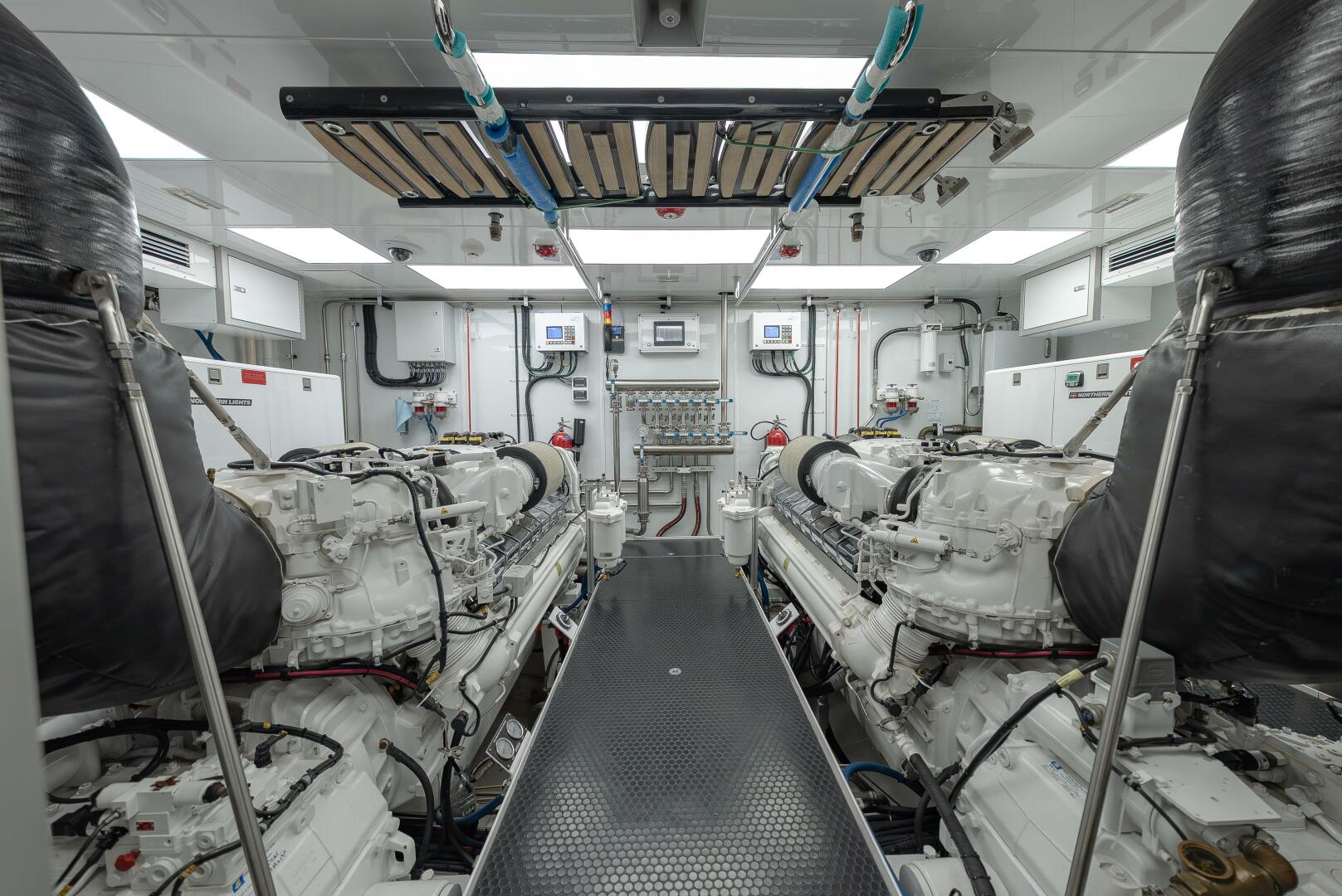 Westport-Raised Pilothouse 2018-SERENITY Port Washington-New York-United States-Engine Room-5877612 | Thumbnail