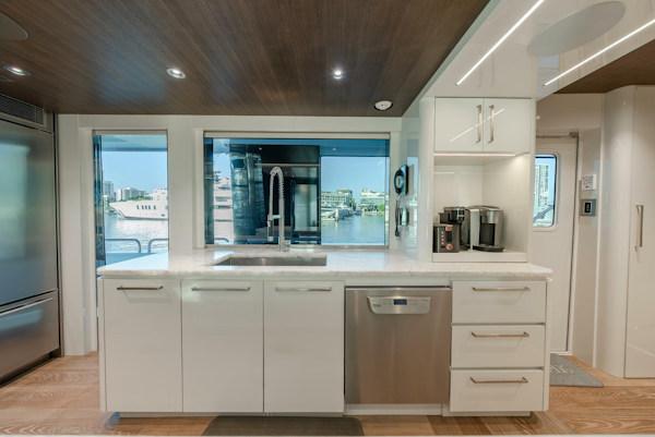 Westport-Raised Pilothouse 2018-SERENITY Port Washington-New York-United States-Galley-5877570