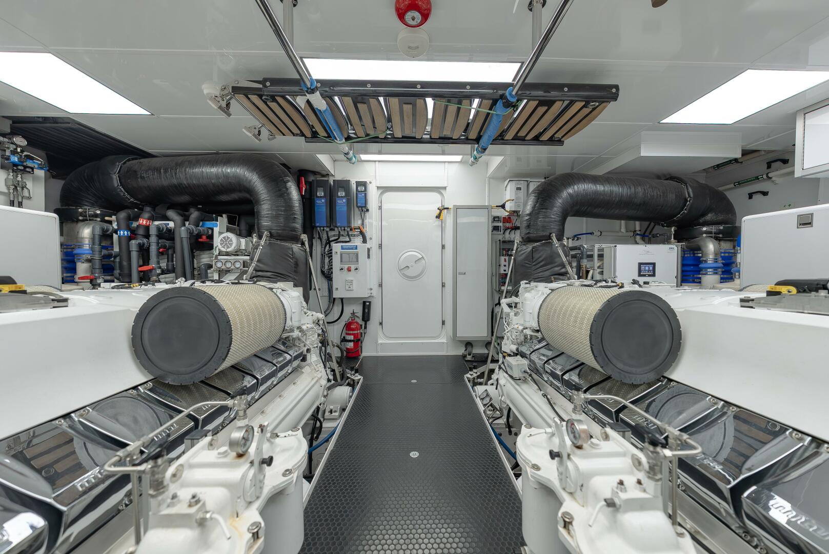 Westport-Raised Pilothouse 2018-SERENITY Port Washington-New York-United States-Engine Room-5877615 | Thumbnail