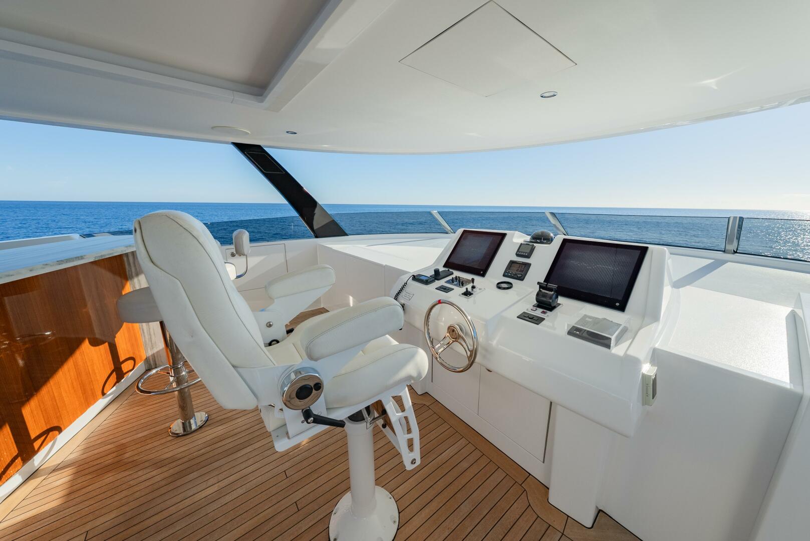 Westport-Raised Pilothouse 2018-SERENITY Port Washington-New York-United States-Flybridge Helm-5877595 | Thumbnail