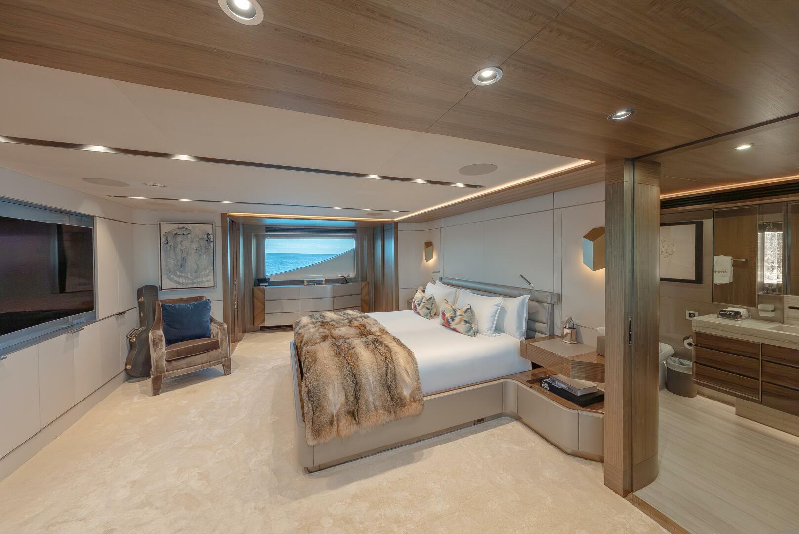 Westport-Raised Pilothouse 2018-SERENITY Port Washington-New York-United States-Owner Stateroom-5877574 | Thumbnail