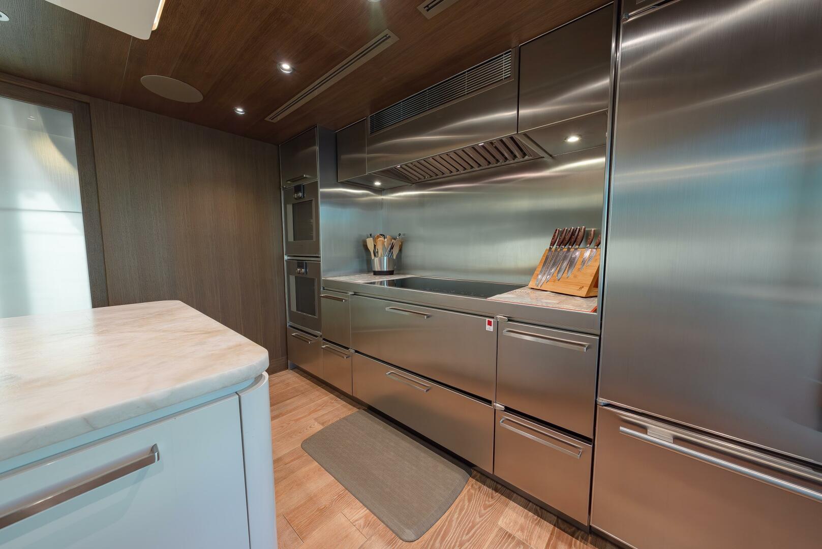 Westport-Raised Pilothouse 2018-SERENITY Port Washington-New York-United States-Galley-5877568 | Thumbnail