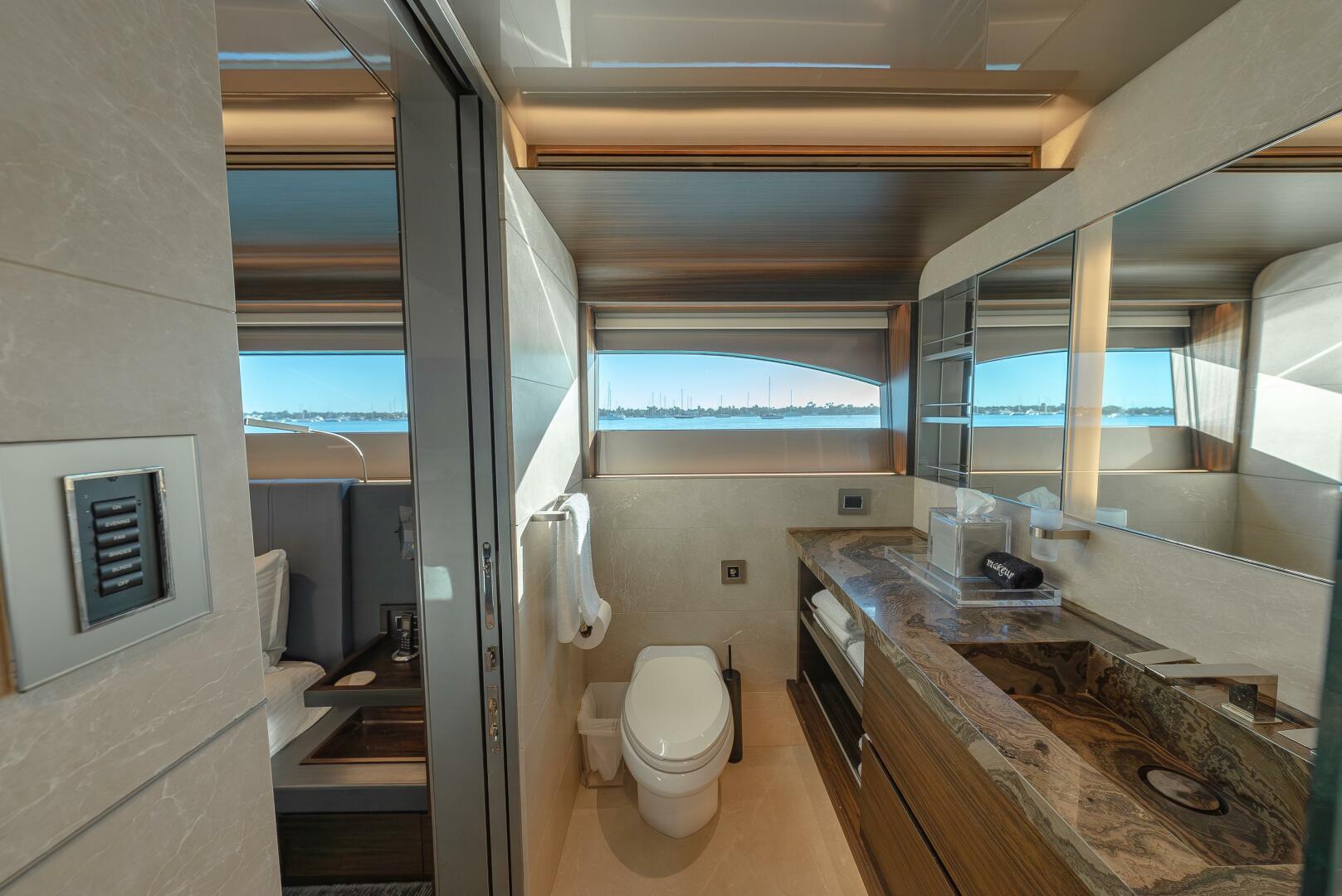 Westport-Raised Pilothouse 2018-SERENITY Port Washington-New York-United States-Guest Ensuite-5877584 | Thumbnail