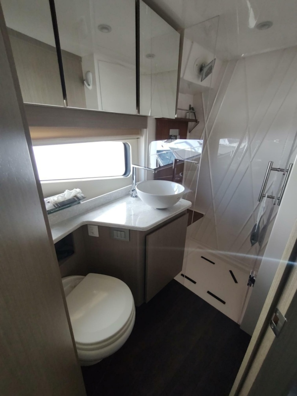Regal-42 Fly 2021-ME Annapolis-Maryland-United States-6055352